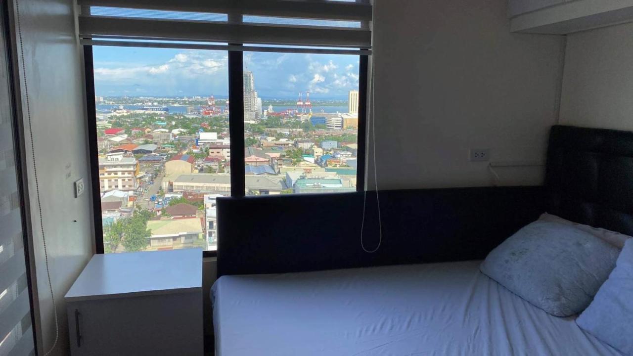Mabolo Garden Flat A6 With Free Rooftop Pool Cebu Exterior photo