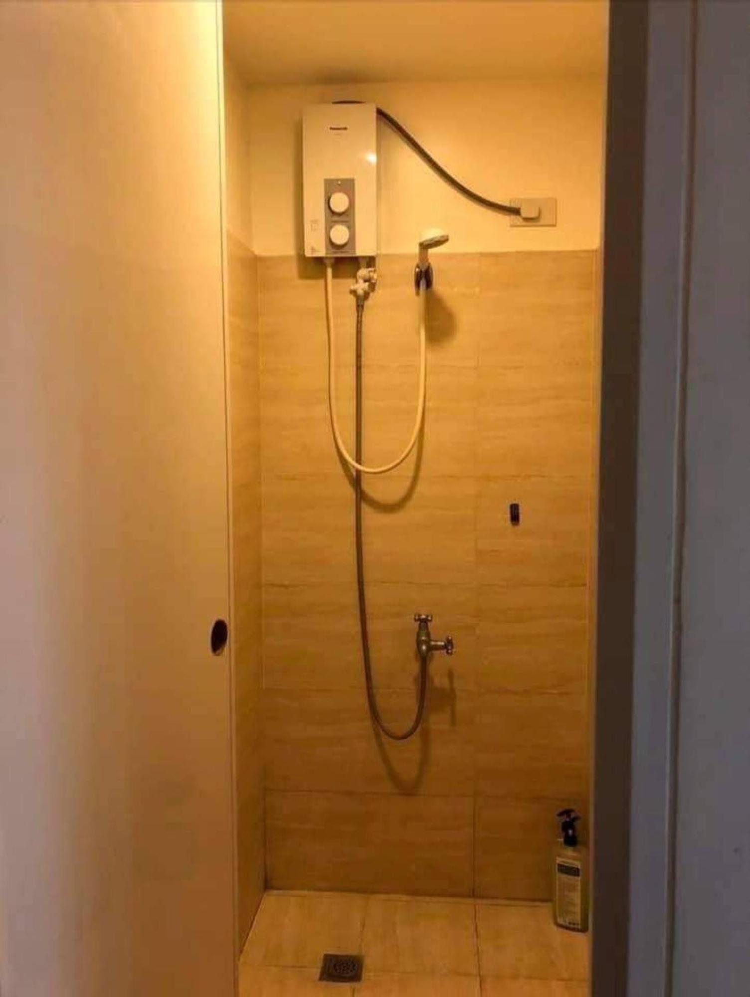 Mabolo Garden Flat A6 With Free Rooftop Pool Cebu Exterior photo