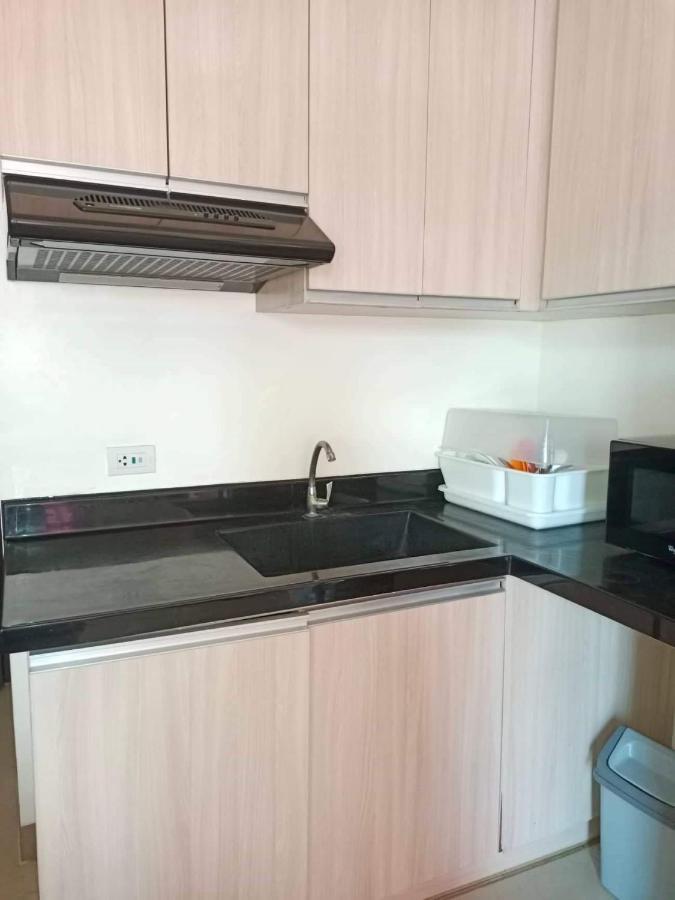 Mabolo Garden Flat A6 With Free Rooftop Pool Cebu Exterior photo