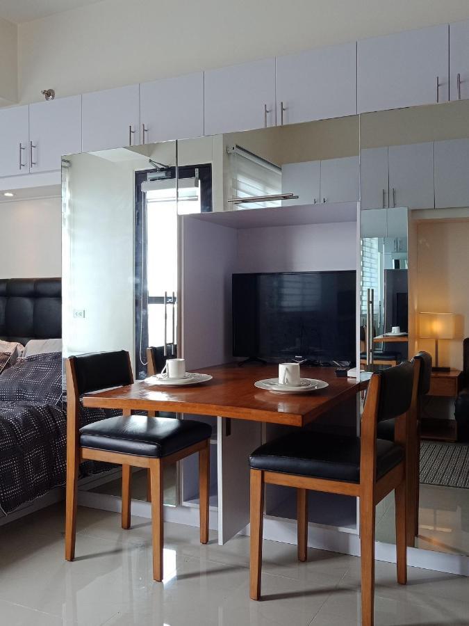 Mabolo Garden Flat A6 With Free Rooftop Pool Cebu Exterior photo