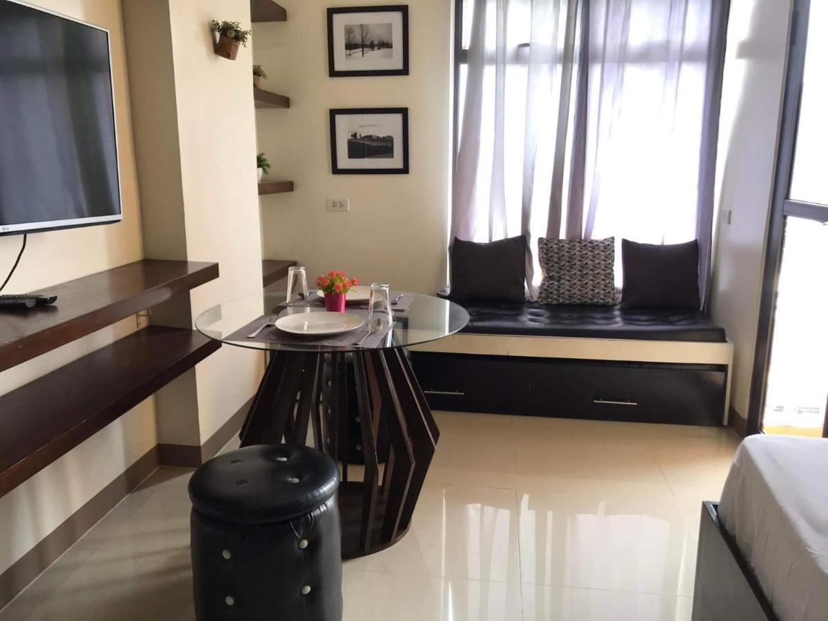 Mabolo Garden Flat A6 With Free Rooftop Pool Cebu Exterior photo