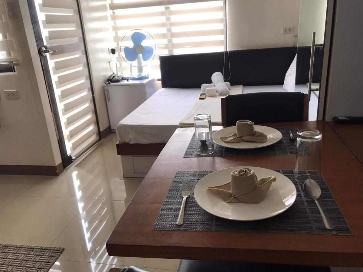 Mabolo Garden Flat A6 With Free Rooftop Pool Cebu Exterior photo